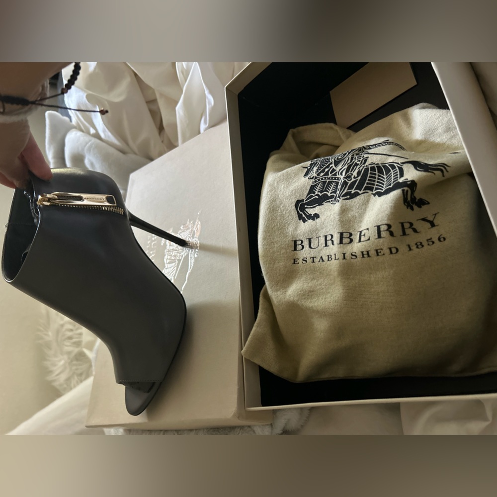 Burberry girl about town zip assendon 100 peep toe ankle boots